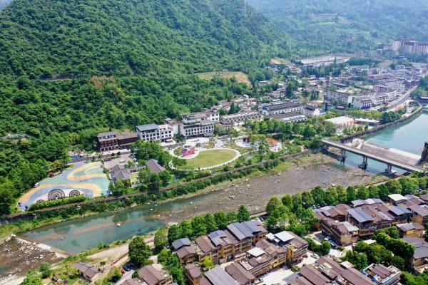 水磨镇集镇改造换新貌 2.jpg